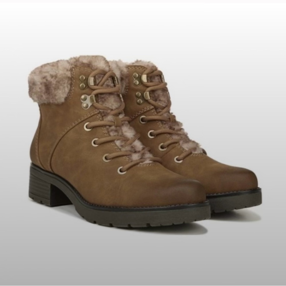 NWOT Naturalizer SOUL Quentin Lace Up Boots